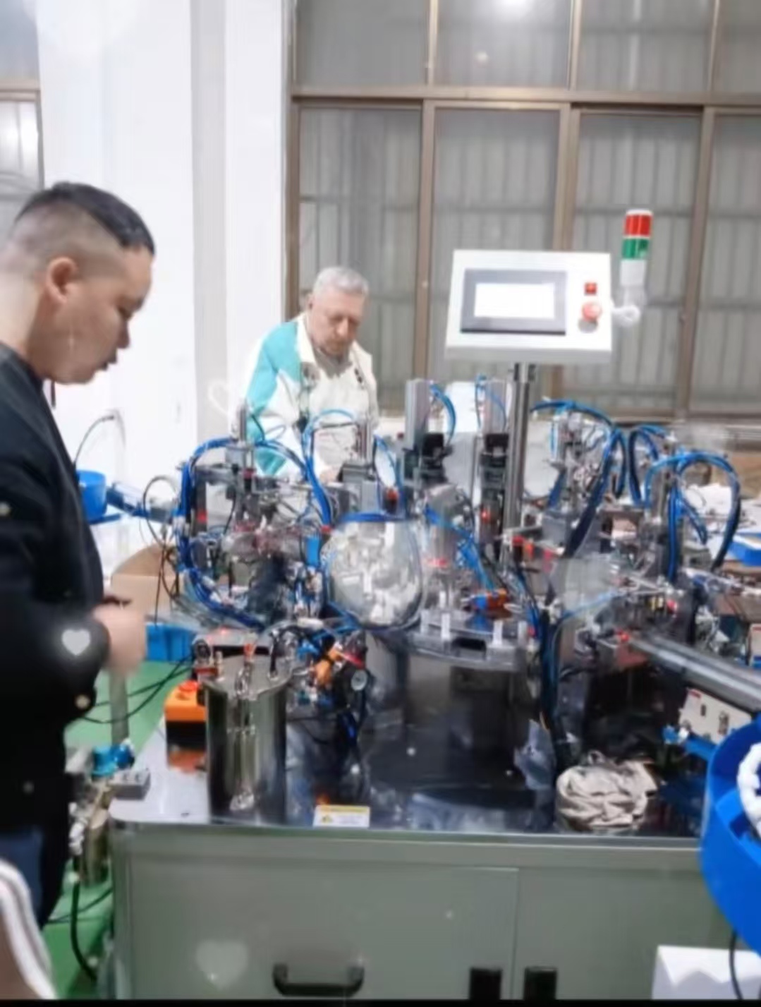 Clienți din Egipt vin să viziteze fabrica noastră